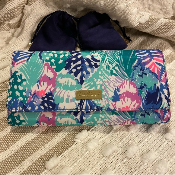 Lilly Pulitzer Travel Clutch - Picture 3 of 3
